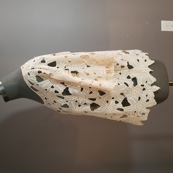 Cecico unique popover piece for dresses size S but is really much larger. - Picture 3 of 10